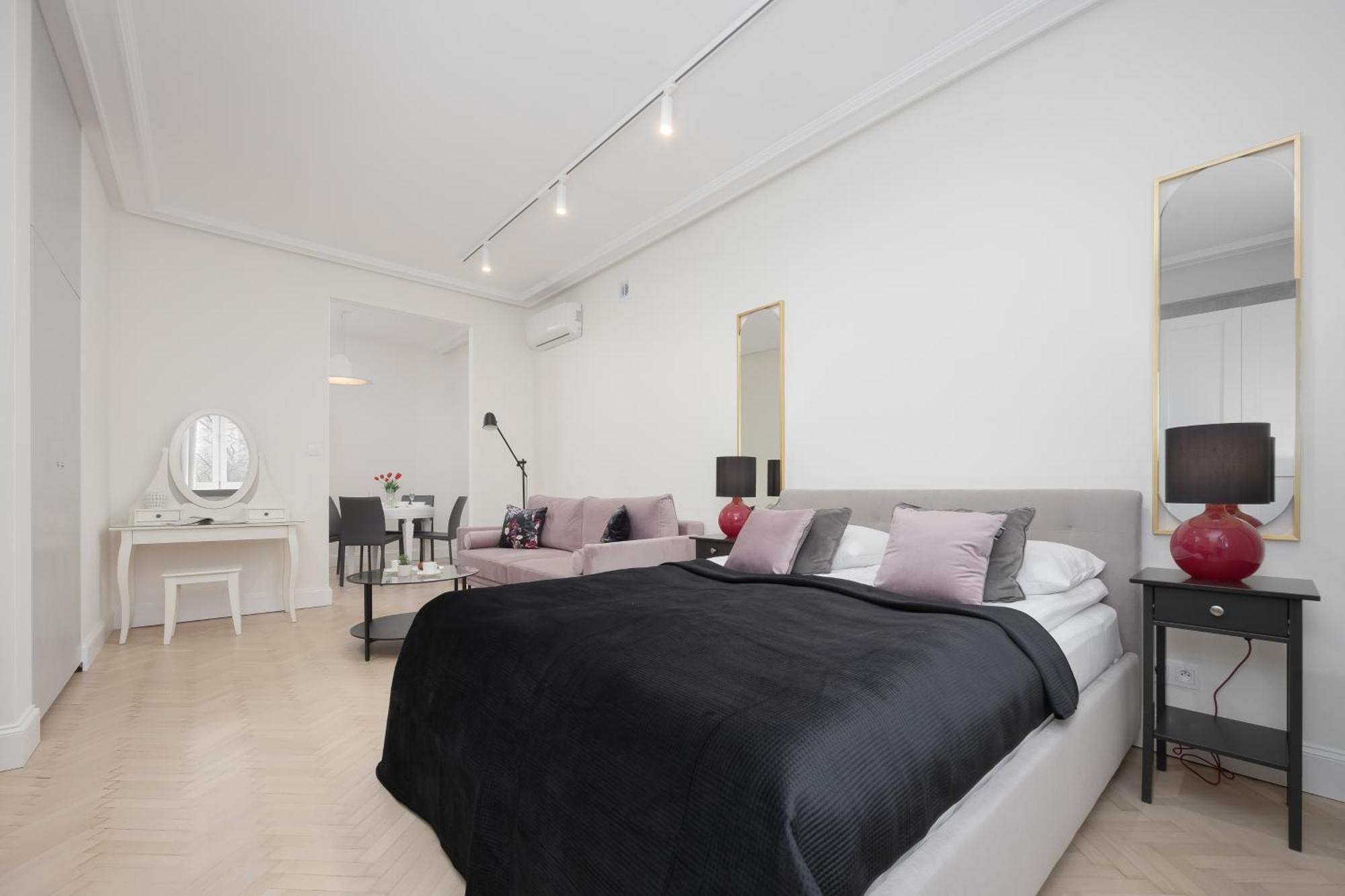 Apartament Modern With Air Conditioning In Close To Three Parks By Renters Prestige