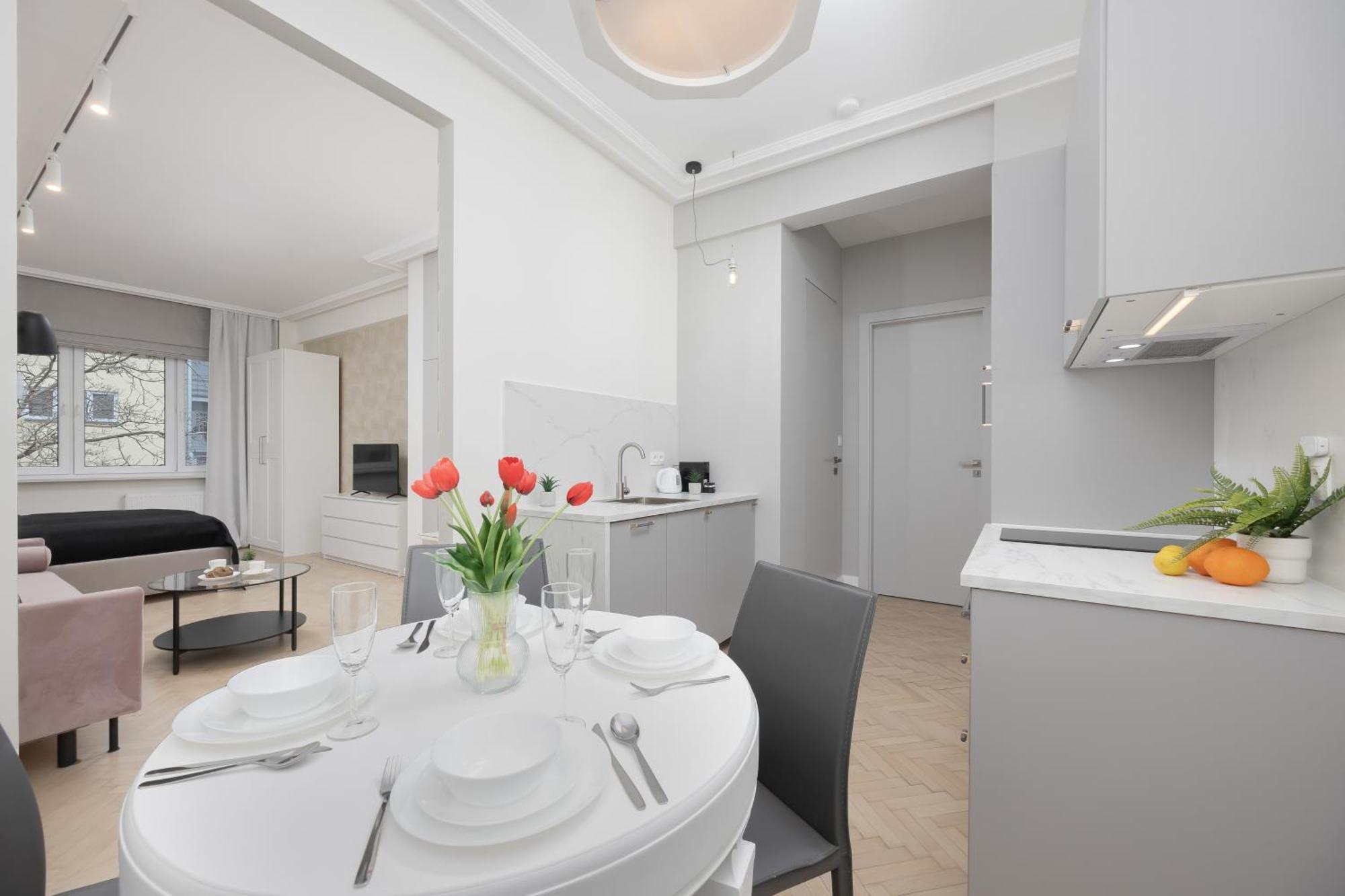 Modern With Air Conditioning In Close To Three Parks By Renters Prestige Apartament *